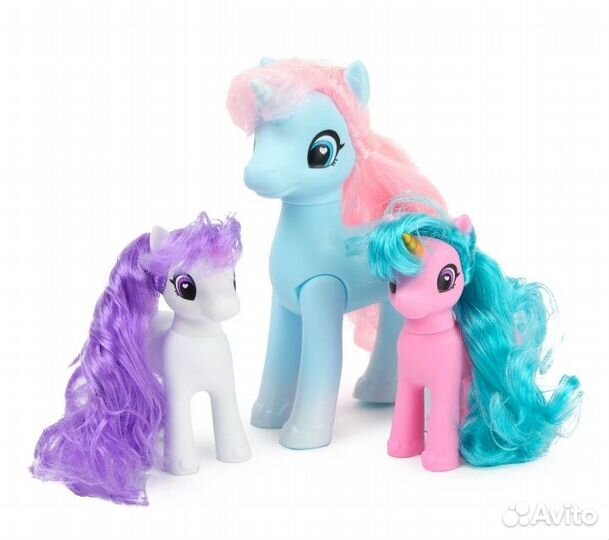 Семья единорогов