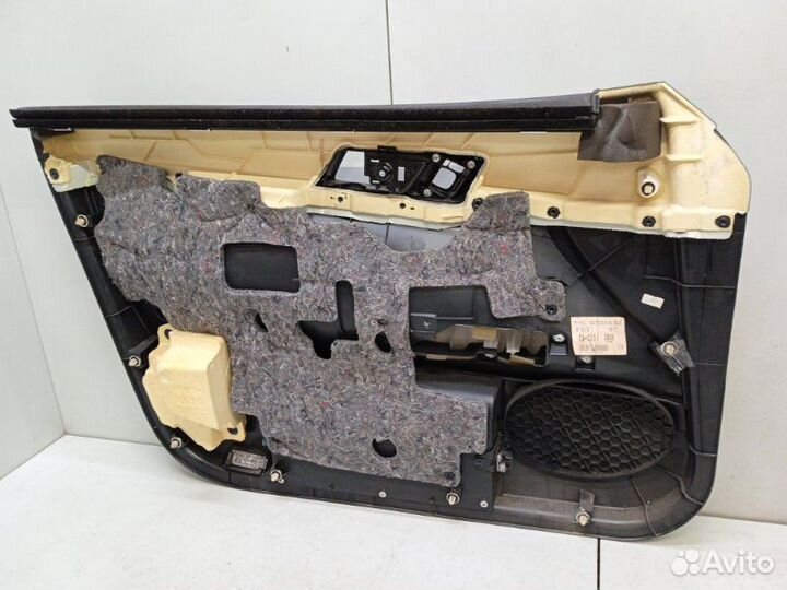 Обшивка двери передняя правая Toyota Mark X X120