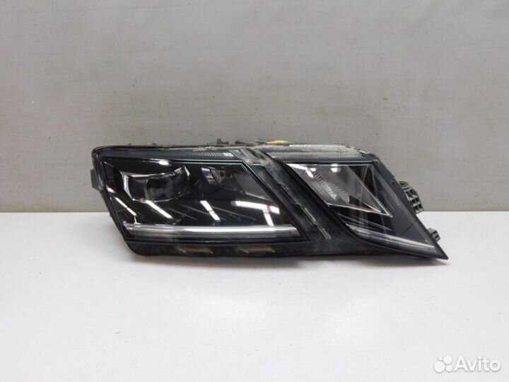 Фара правая Skoda Octavia
