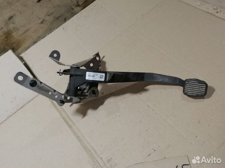 Педаль сцепления Форд Ц-макс