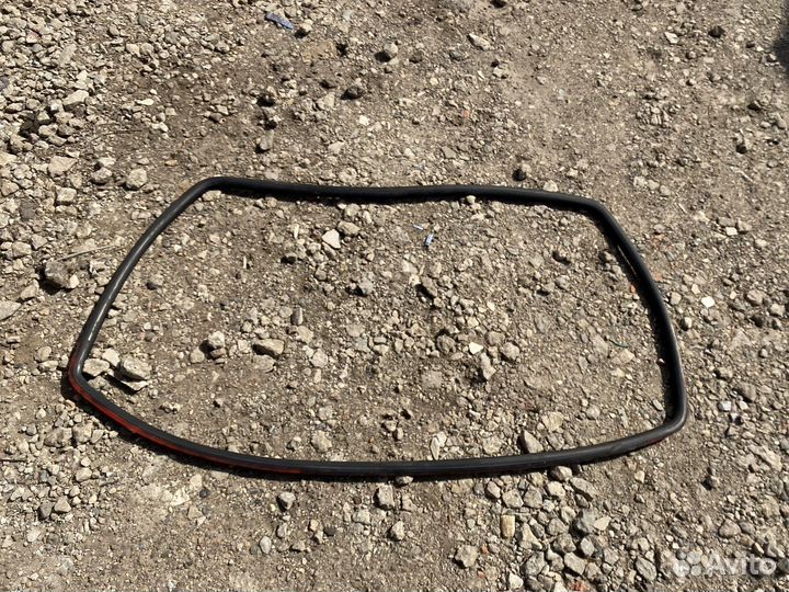 Уплотнитель лобового стекла Golf 2