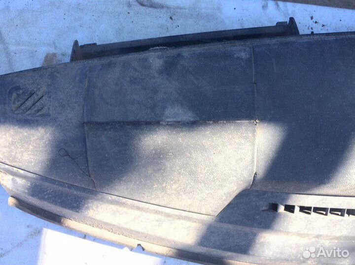 Передняя панель салона Land Rover Discovery