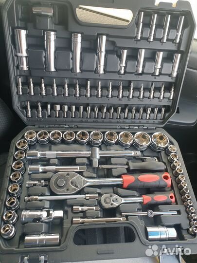 Набор инструментов 94 82 78 предметов новый