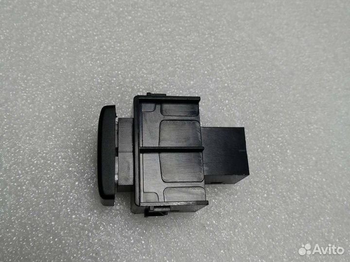 Кнопка включения и выключения туманок Nissan