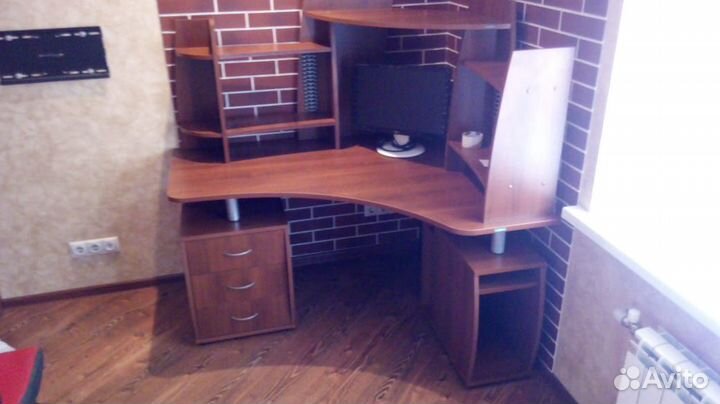 Стол письменный, офисный, компьютерный