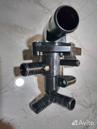 Корпус термостата Ford Transit 2.4 2006