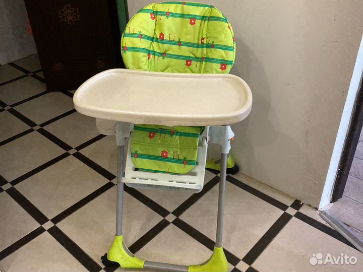 Детский стульчик для кормления