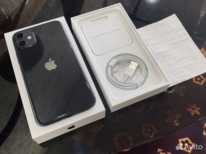 iPhone 11, 64 ГБ