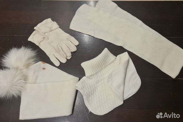 Манишка, шарфы и перчатки