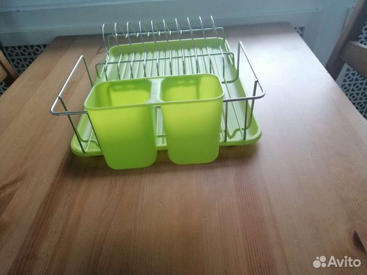Сушилка для посуды салатового цвета