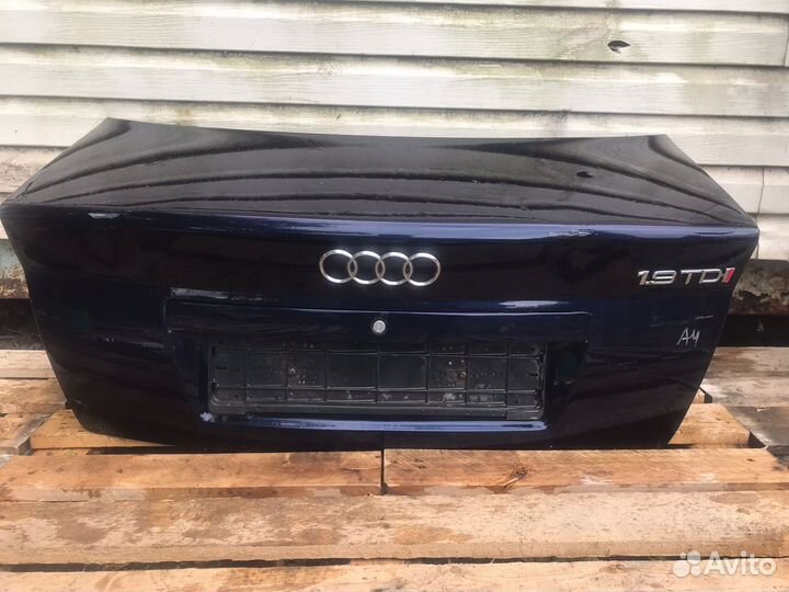 Крышка багажника Audi A4 B5 8D5827023N