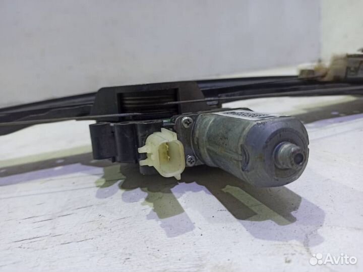 Стеклоподъемник электрический задний правый