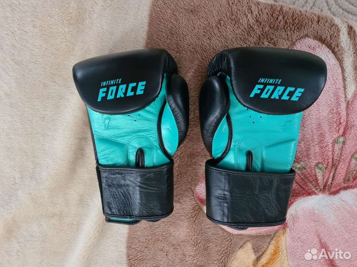 Боксерские перчатки