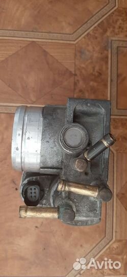 Дроссельная заслонка Volkswagen Golf 06a133062at