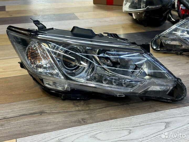 Фара Toyota Camry v55