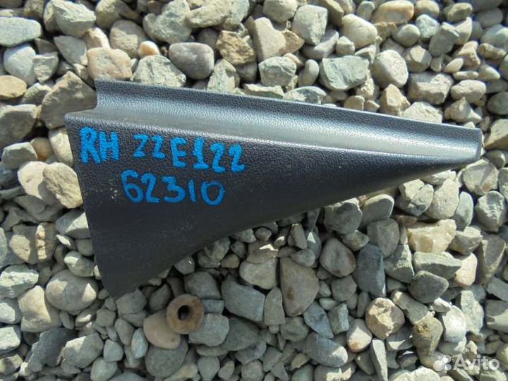 Уголок двери правый Toyota Corolla Spacio ZZE122