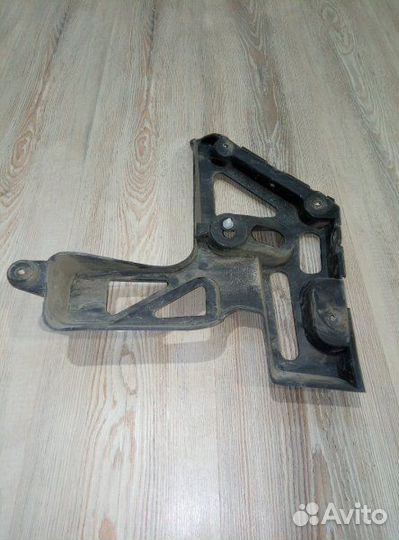 Кронштейн крепление бампера Renault megane 2 Прав