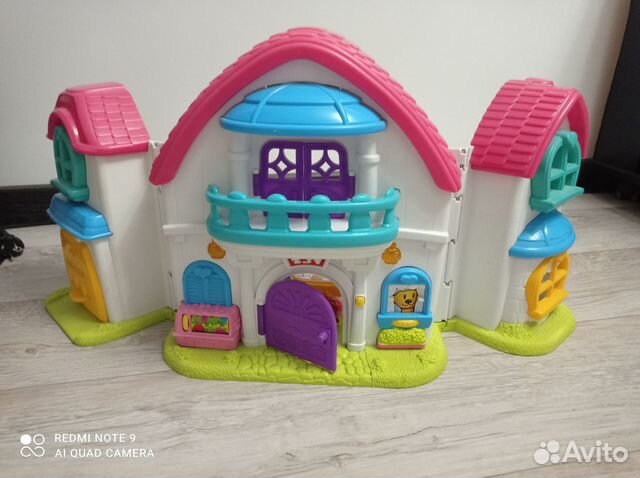 Кукольный домик с мебелью