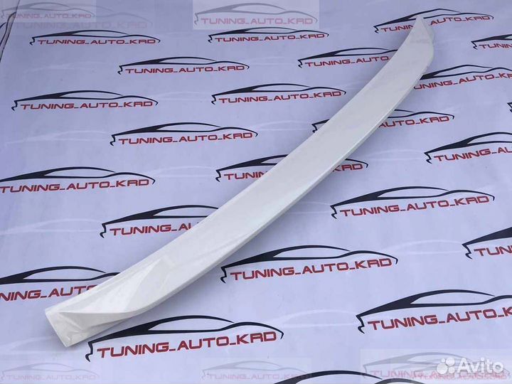 Спойлер под стекло Toyota Land Cruiser 200 L6945