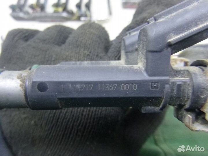 Рейка топливная (рампа) nissan juke (F15) 2011