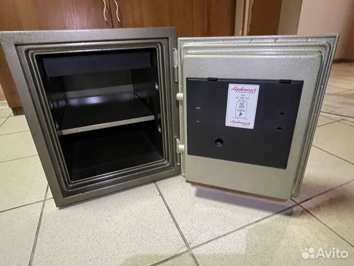 Сейф diplomat 125