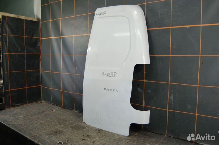 Дверь багажника правая - Peugeot Partner