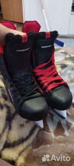 Коньки хоккейные