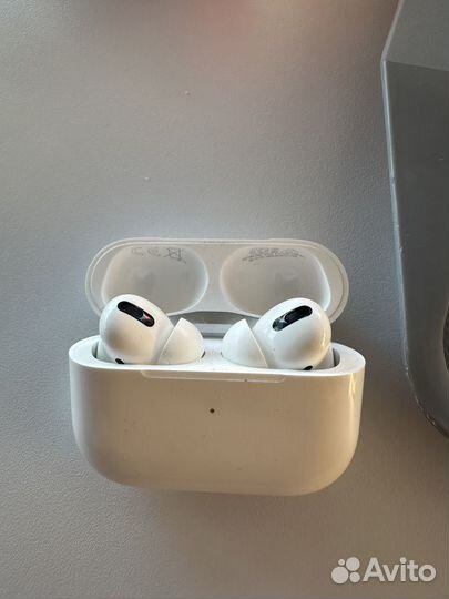 AirPods pro 1 поколения