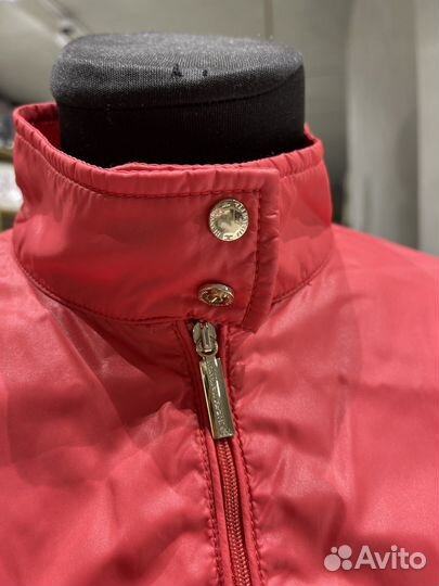 Ветровка женская