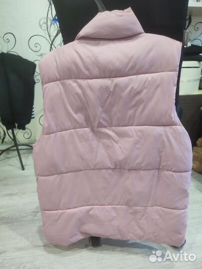 Розовый жилет