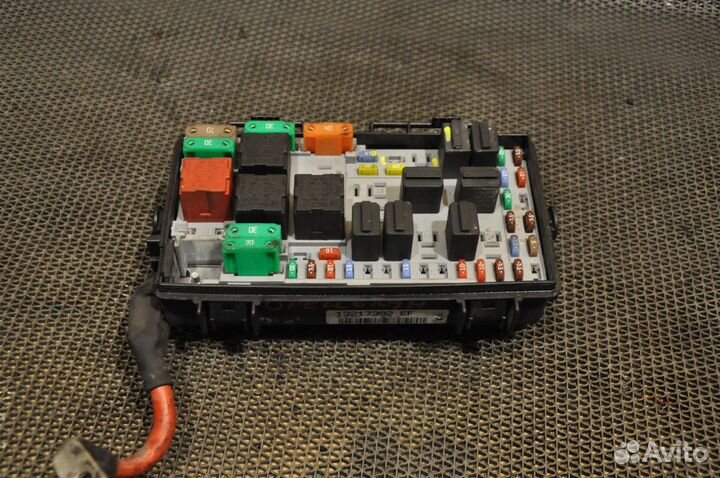 Блок предохранителей opel Corsa D