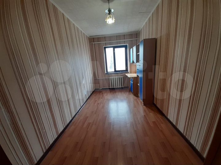 3-к. квартира, 54 м², 3/3 эт.