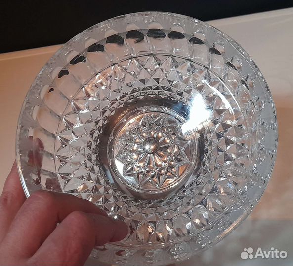 Винтажная ваза на ножке