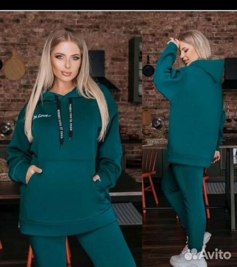 Спортивный костюм женский