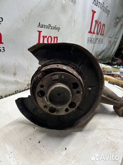 Задний кулак правый всборе bmw e34 бмв