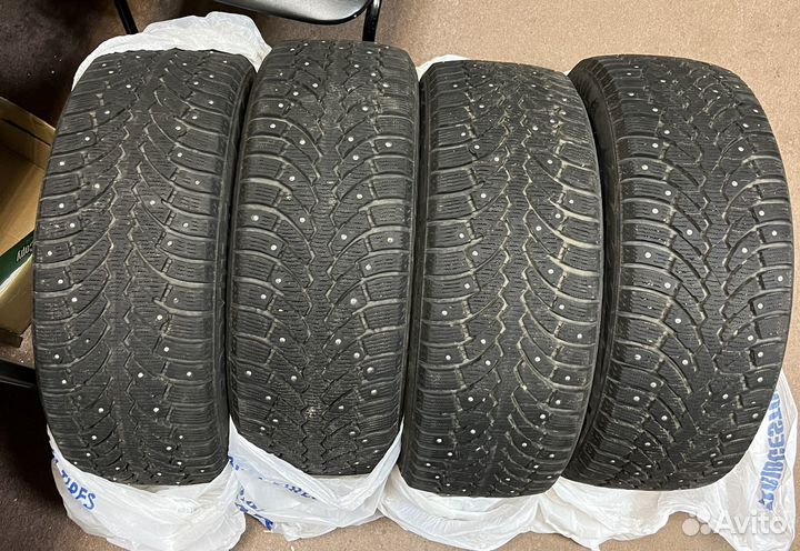 Pirelli Formula Ice 215/50 R17 95T