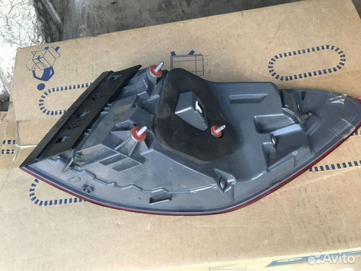 Фонарь наружный задний левый Mercedes-Benz