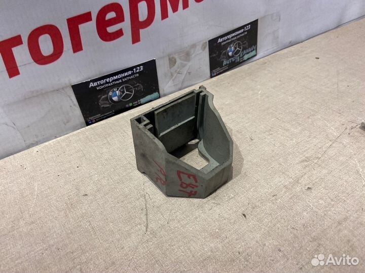 Кронштейн радиатора правый Bmw 120 E87 N46B20B