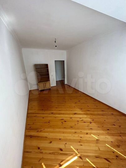 2-к. квартира, 76 м², 4/5 эт.