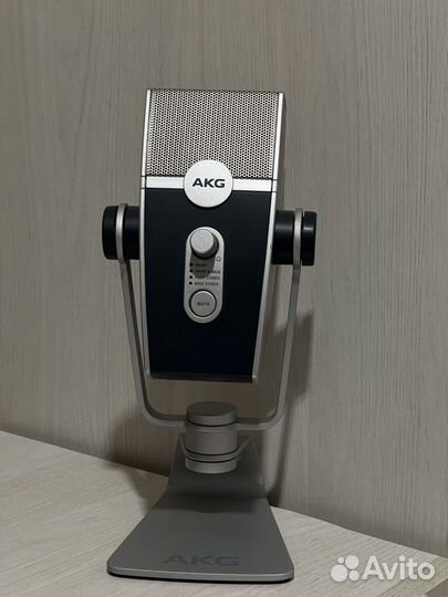 Студийный микрофон akg lyra