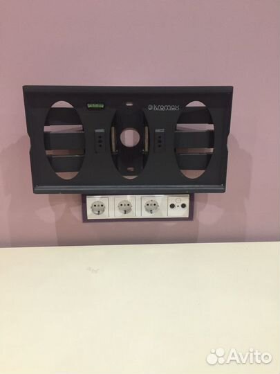 Кронштейн поворотный для телевизора