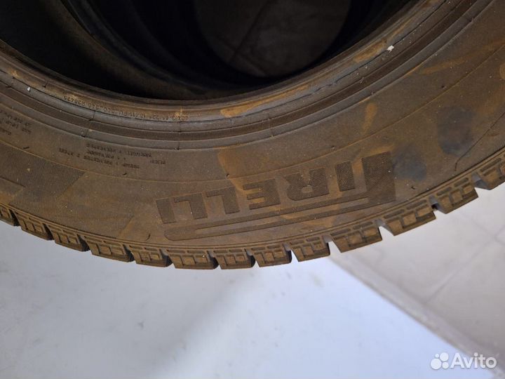 Pirelli Ice Zero 205/60 R16