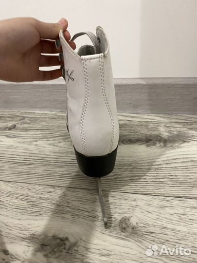 Коньки фигурные 34 размер