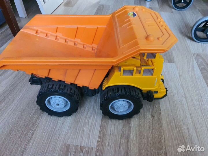 Машина каталка для детей