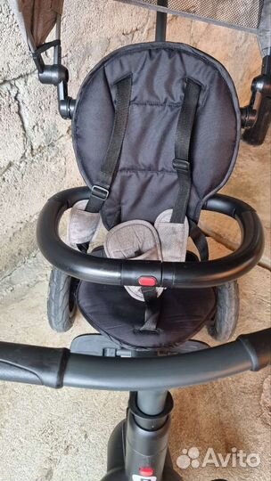 Велосипед с ручкой qplay