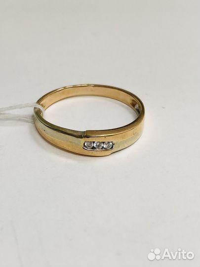 Золотое кольцо с бриллиантом