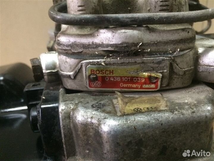 Инжектор (распределитель впрыска топлива)