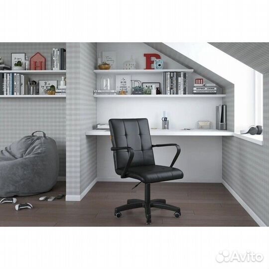 Офисное кресло