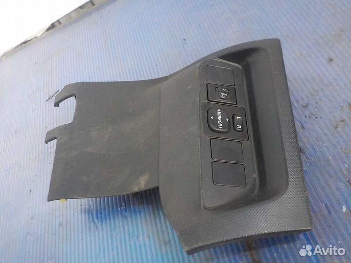 Накладка на торпеду левая Toyota Auris