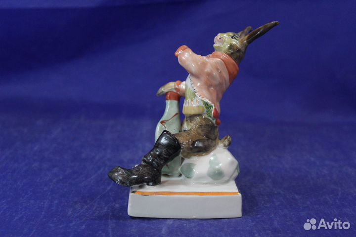 Заяц-хвастун серия На злобу дня статуэтка фарфор